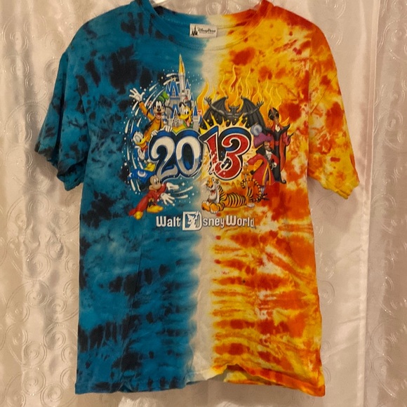 Disney Parks Authentic 2013 Tye-Dye T-Shirt Youth Size Large 🔥